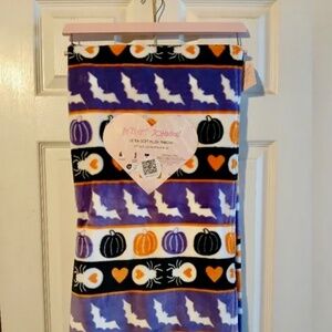 Betsey Johnson NWT Striped Halloween 50 × 60 Inch Plush Throw